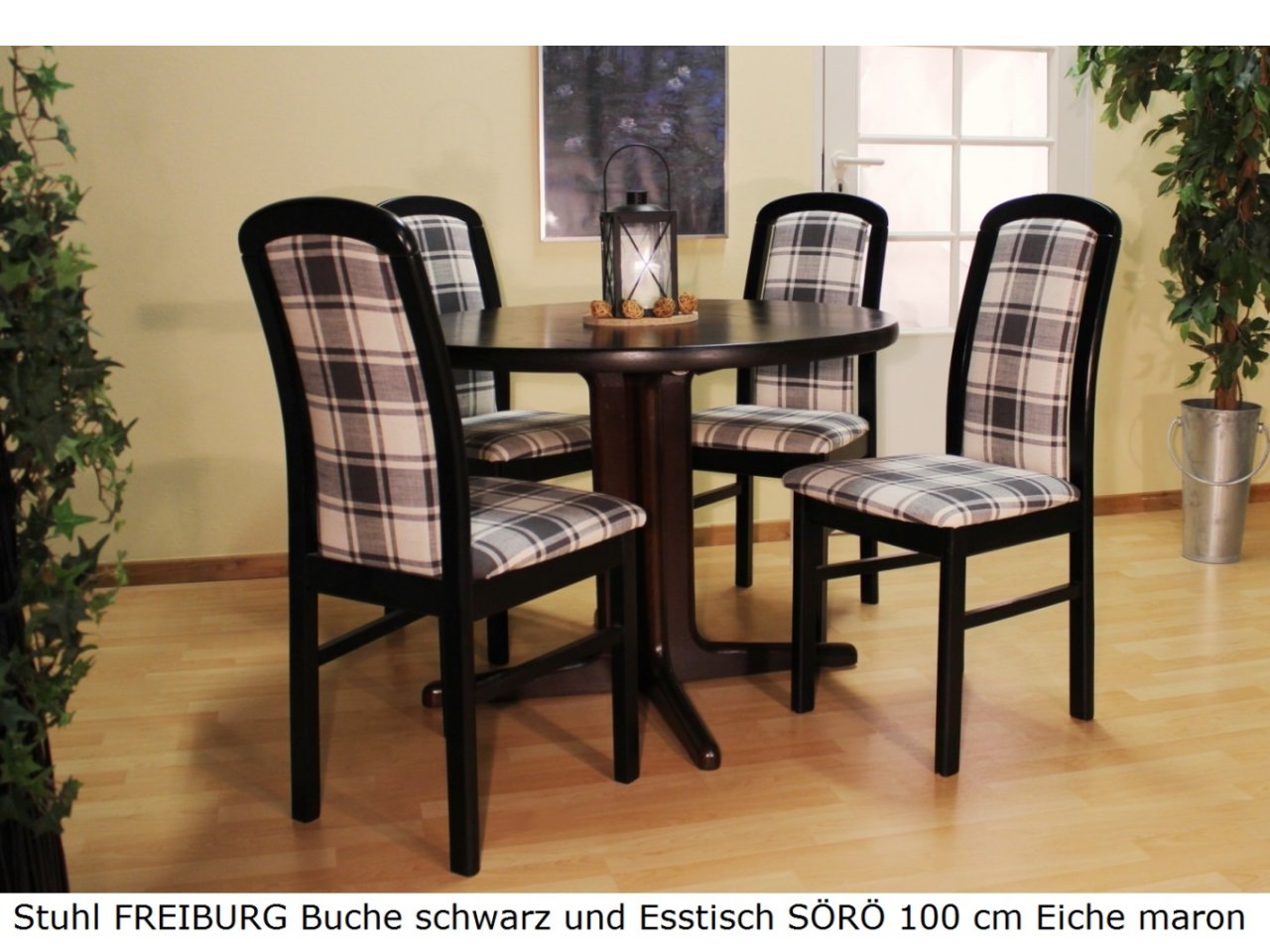 FREIBURG Stuhl Buche schwarz 48 750 grau und SOEROE Esstisch Eiche maronschwarz.jpg